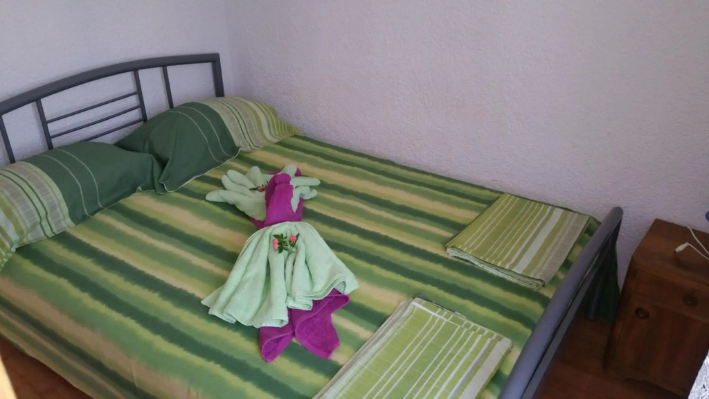 Family friendly apartments with a swimming pool Pula - 7610