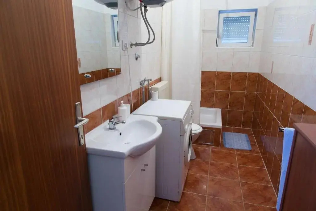 Apartments Ivica - 150m from sea