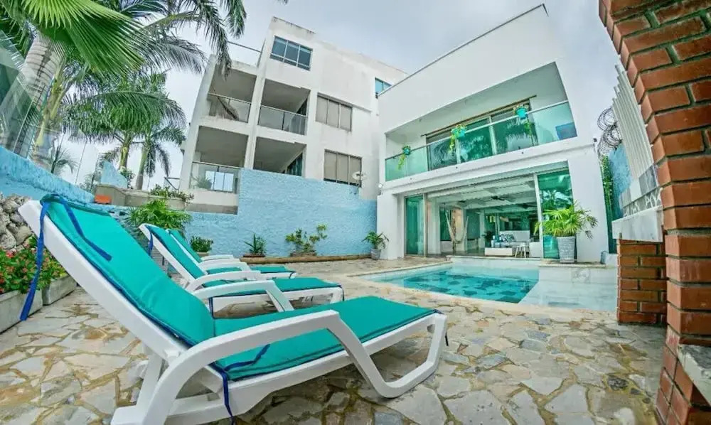 w Cozy 4BR Home w Exclusive Pool n AC in CTG
