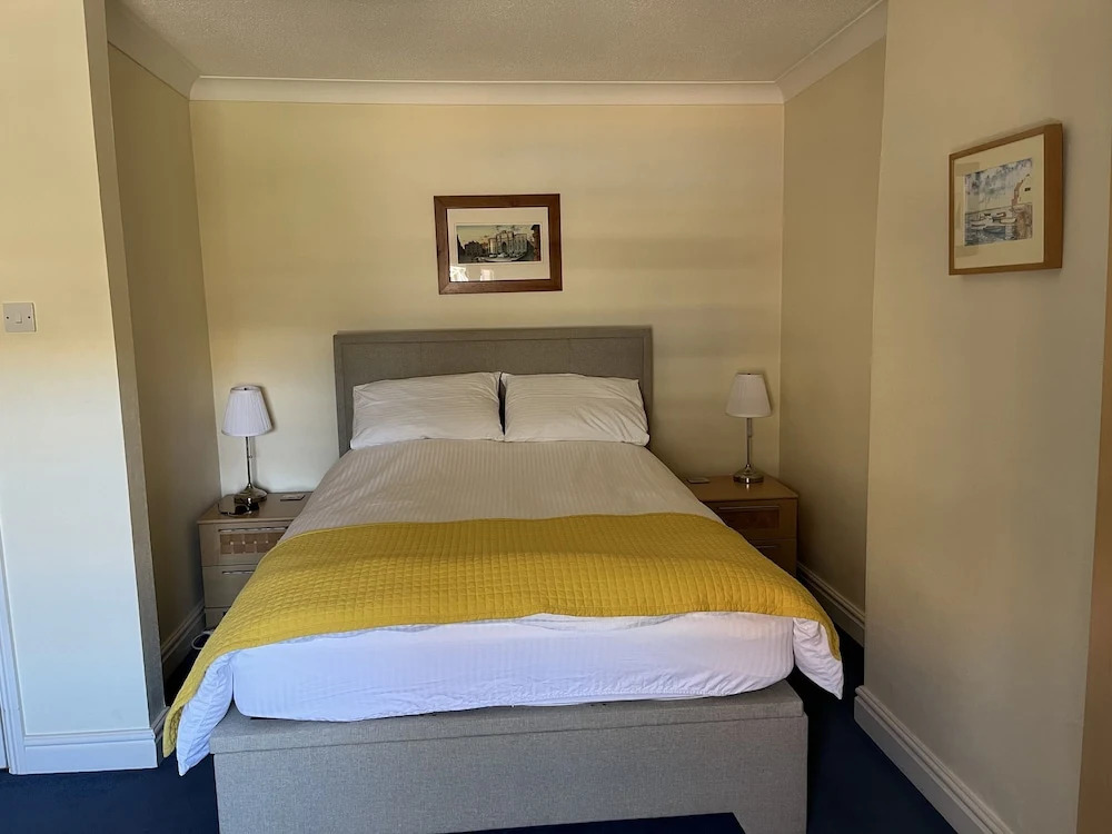 Seafront Sheringham 1 bed Apt Sleeps 4 - 1xdog
