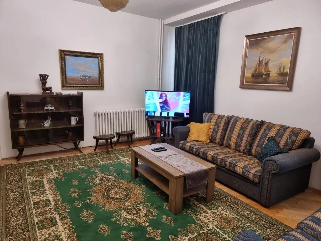Big Downtown Apartment across National Theater (2 Bedrooms)