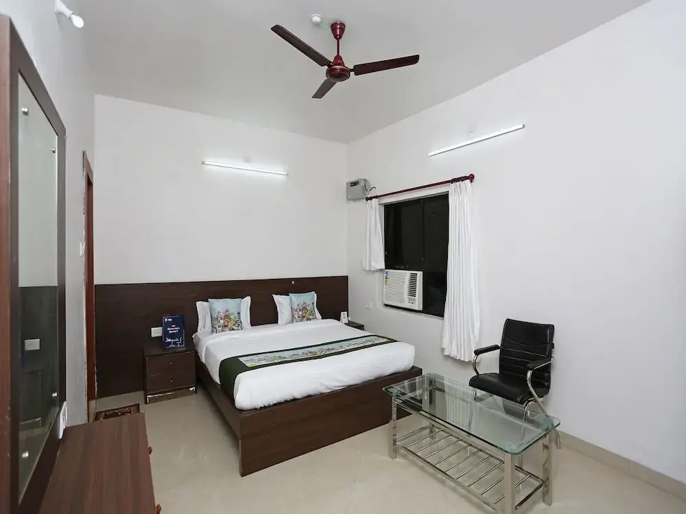 OYO 10508 Hanshika Residency