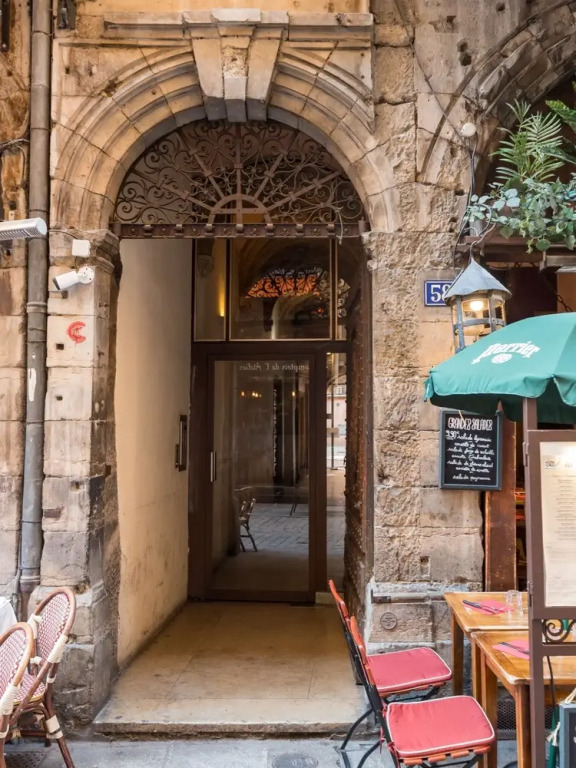 Honorê, Hôtel pour Nomades rêveurs