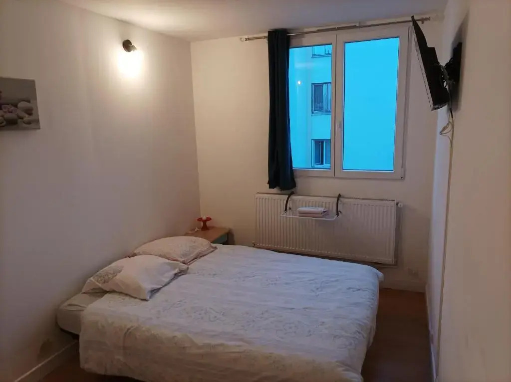 Chambre 14m² proche Saclay / Massy bus à 2' à pied