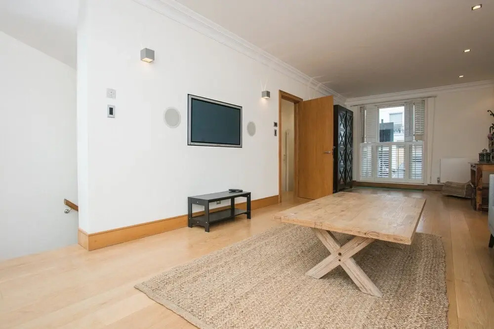 3 Bedroom House in Holland Park