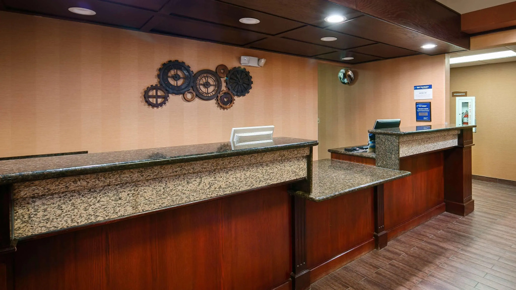 Best Western Plus Rama Inn & Suites