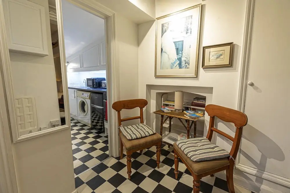 Attractive 2BR Flat in Little Venice, Maida Vale