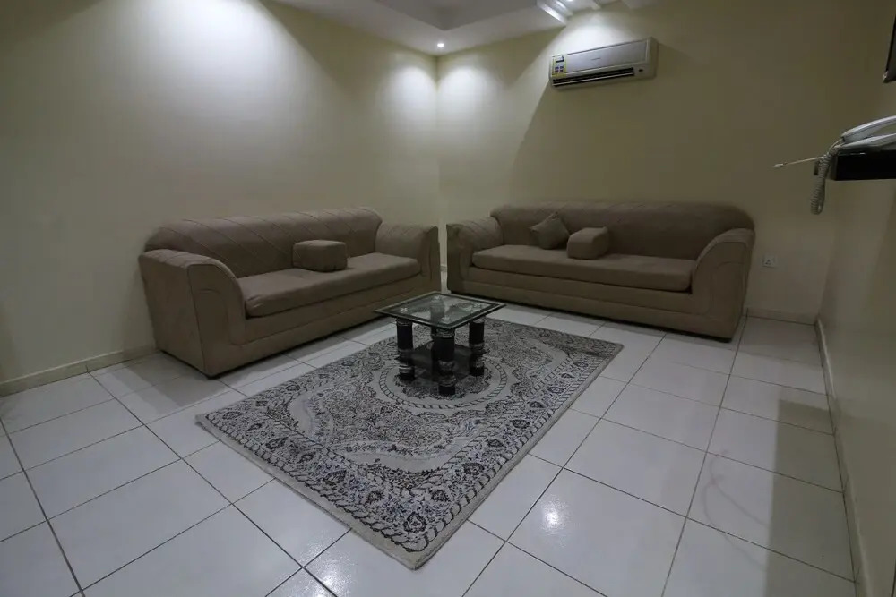 OYO 594 Taj Lamar Furnished Apartments