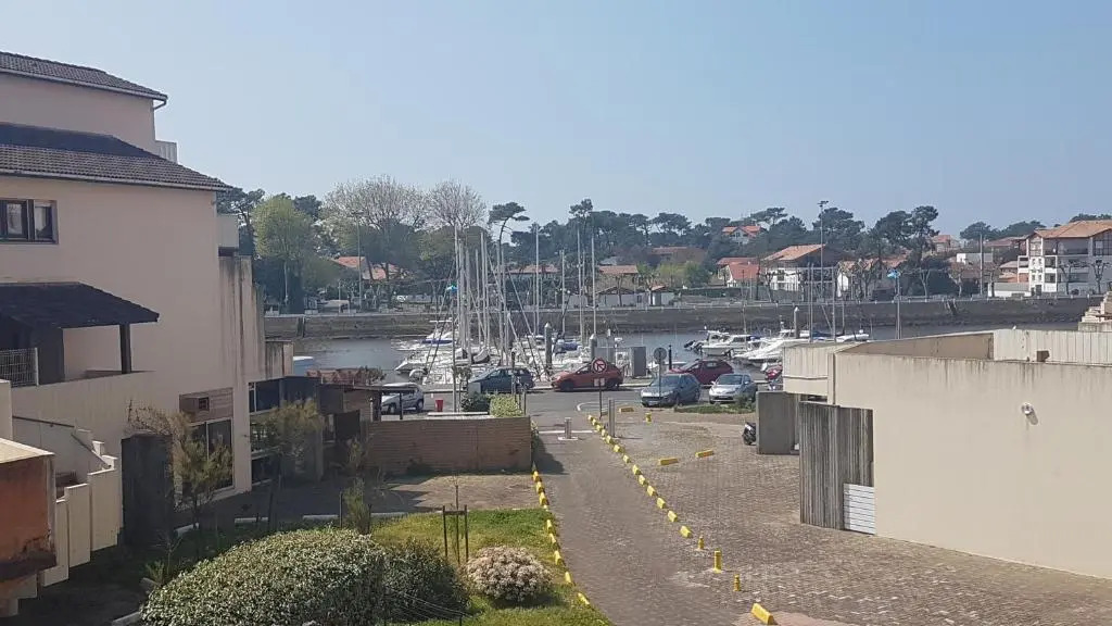 Appartement Pour 4 Personnes Avec Vue Sur Le Port de Plaisance- Residence Le Genois
