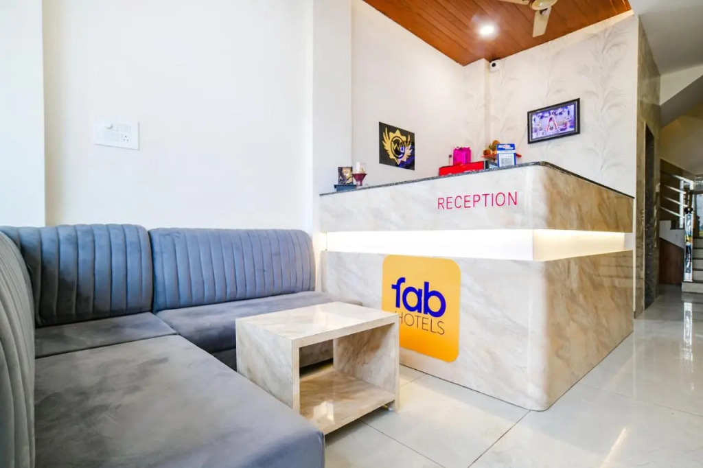 FabHotel Woodlark Inn