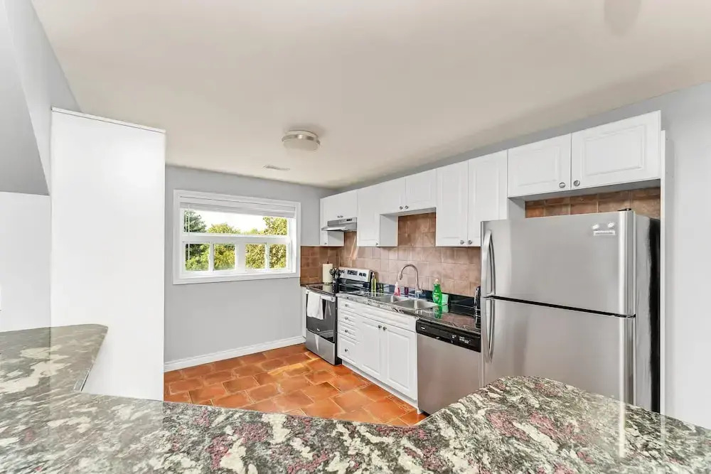 Private 2bdrm Unit With Ensuite Laundry - U5A