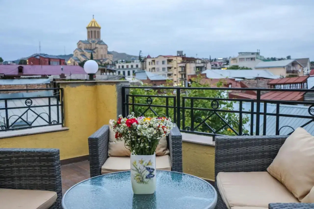 Guest House on Avlabari Street 12