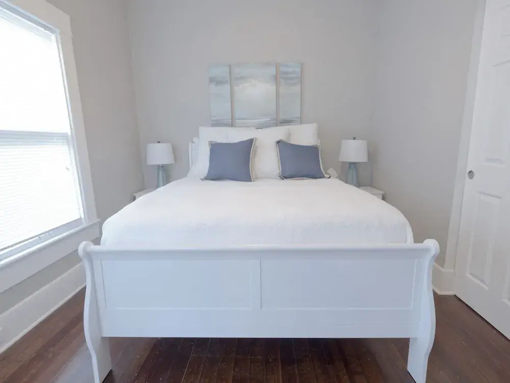 Laurel Coral-Sleeps 5-Studio