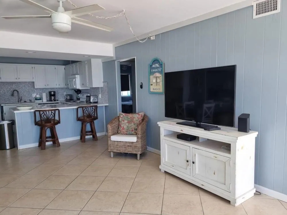 Aqua Villa 302