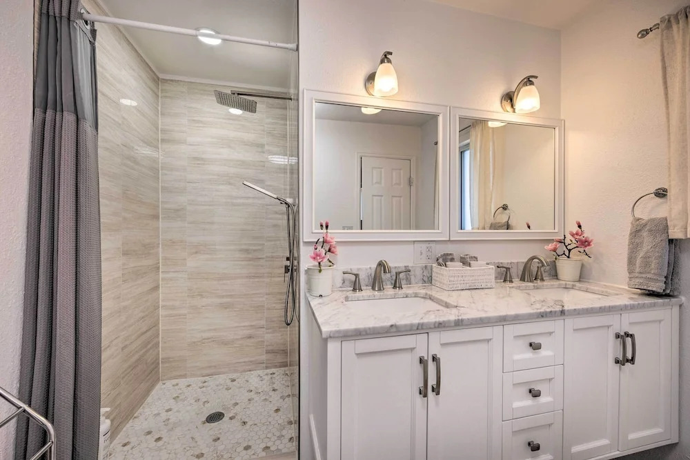 Hike, Bike & Fish: Gem w/ Hot Tub in Woodland Park