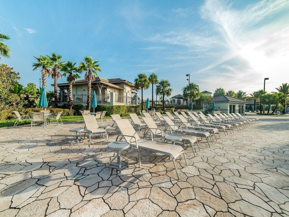 Champions Gate's Retreat Resort - 8 Bedroom Private Pool Home, 7 Seat Home Theatre - Jhh 45966