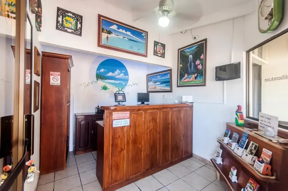 Cadillac Rock Beach Hotel