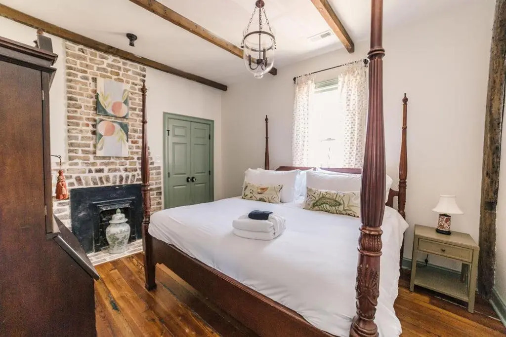 Guesthouse Charleston EAST 44