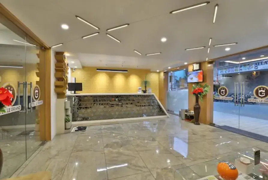 HOTEL LE GRAND