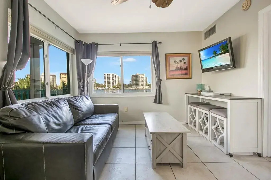Five Palms Suite 210 - Daily - Weekly - Monthly