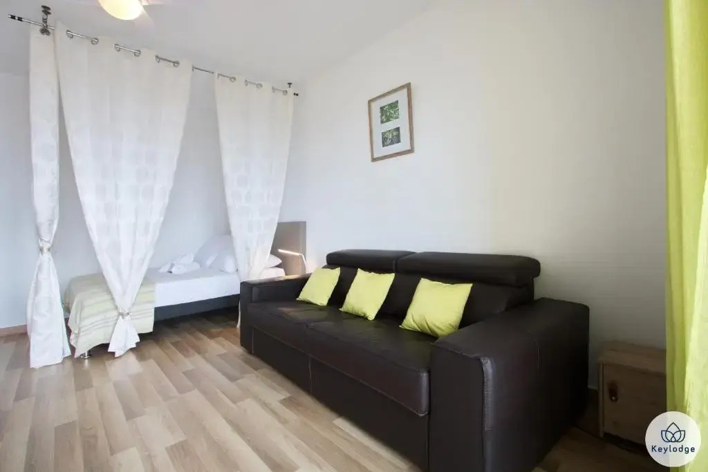 Faham Studio- 3 étoiles - 29m2 - Montgaillard - Proche du centre de Sainte Clotilde