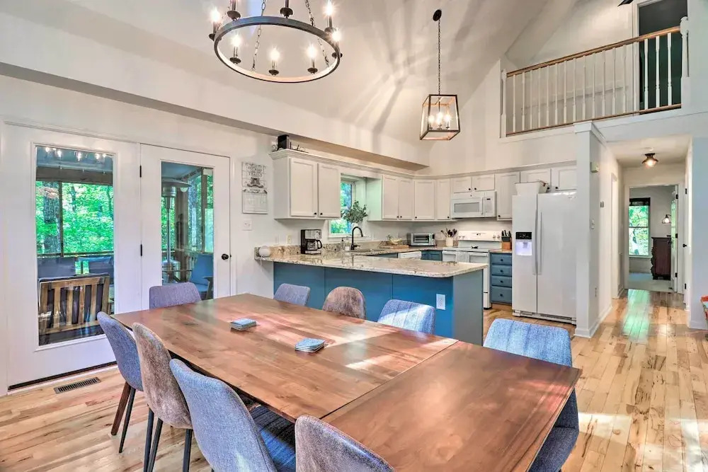 2 Mi to Sapphire Resort: Home w/ Hot Tub & Games