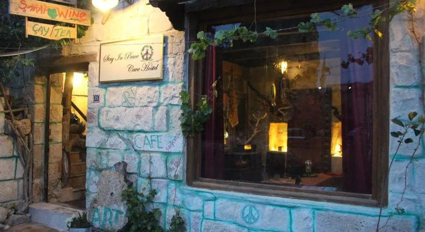 Stay In Peace Cave Hostel