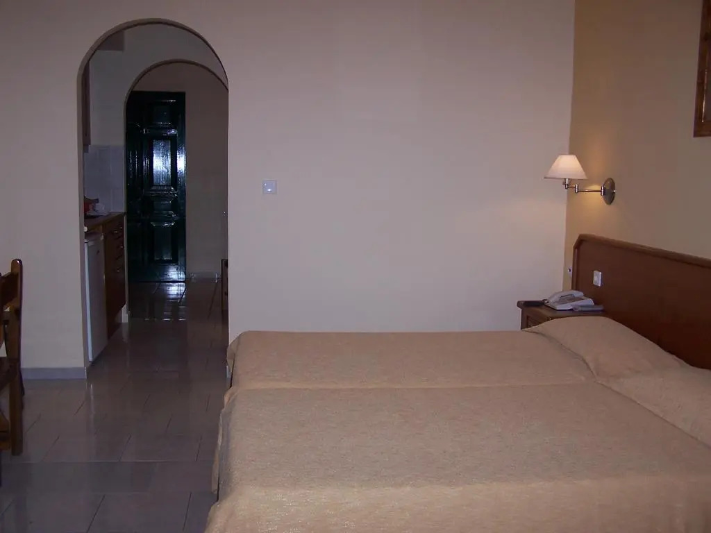 Perros Hotel