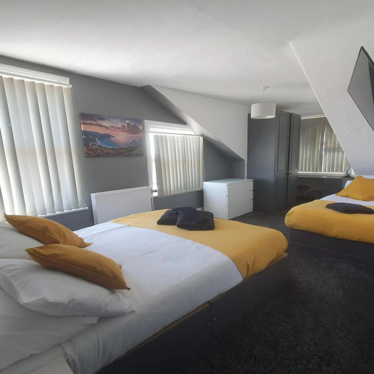 South Beach Kings Promenade Hotel