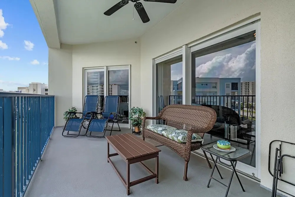 Sunny 3BR Condo Steps to Beach Pool NSB FL