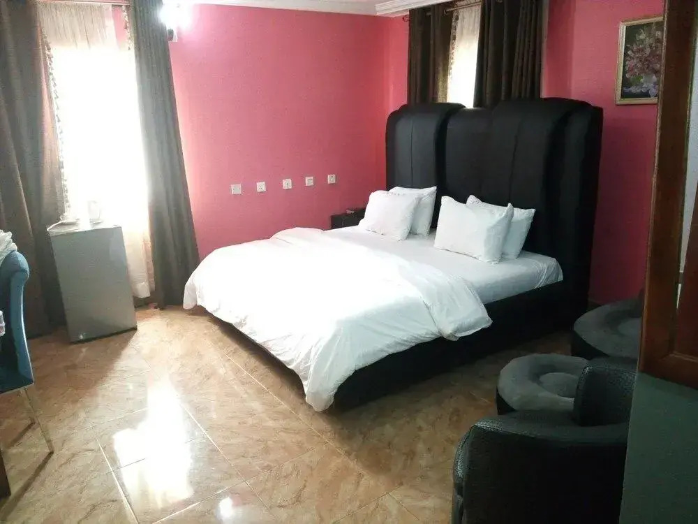 GRAND PARK HOTEL AND SUITEs