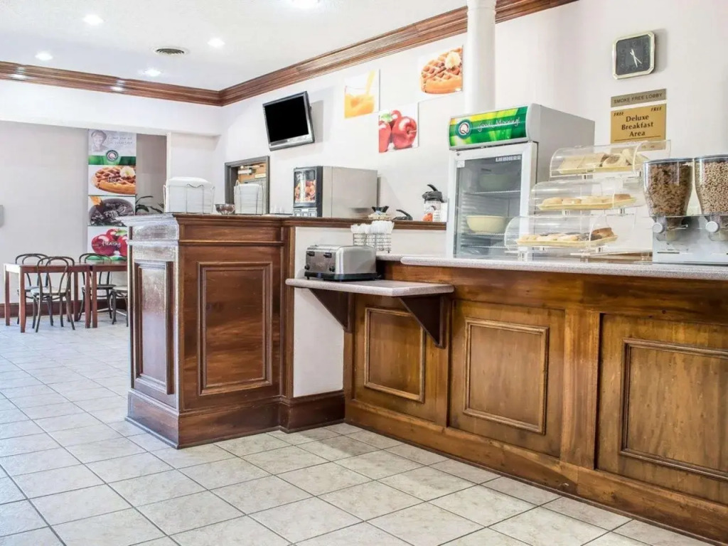 Quality Inn & Suites Brooks Louisville South