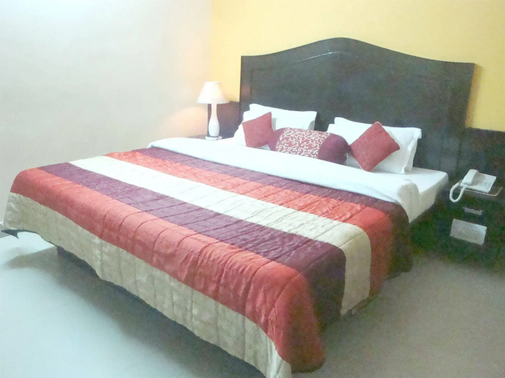 Hotel Su Shree Continental Dx 5 mins From New Delhi Railway Station & Free Car Parking