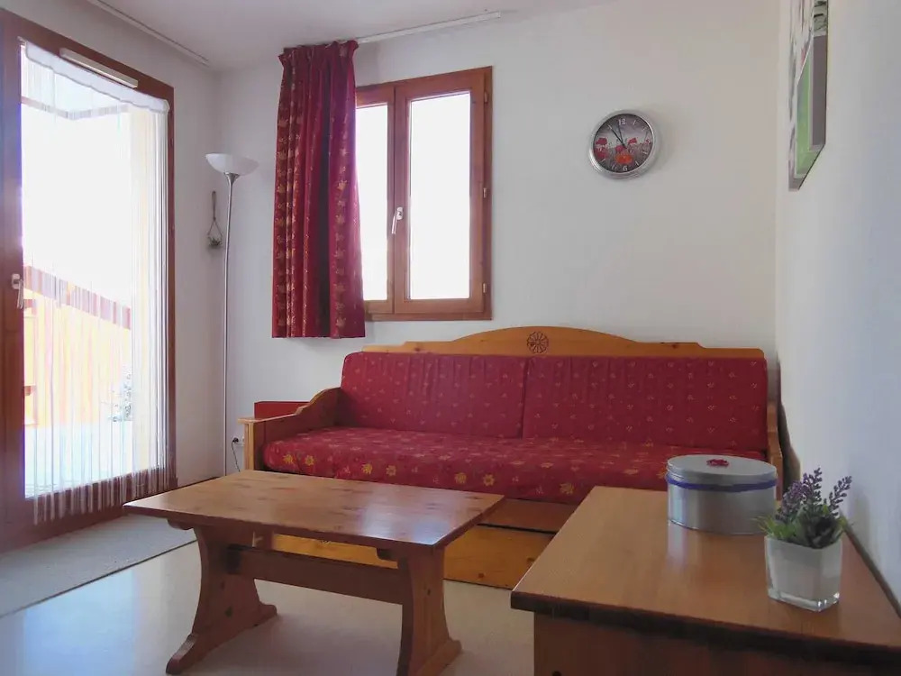 Lou Services Apartment H01 LSI 001