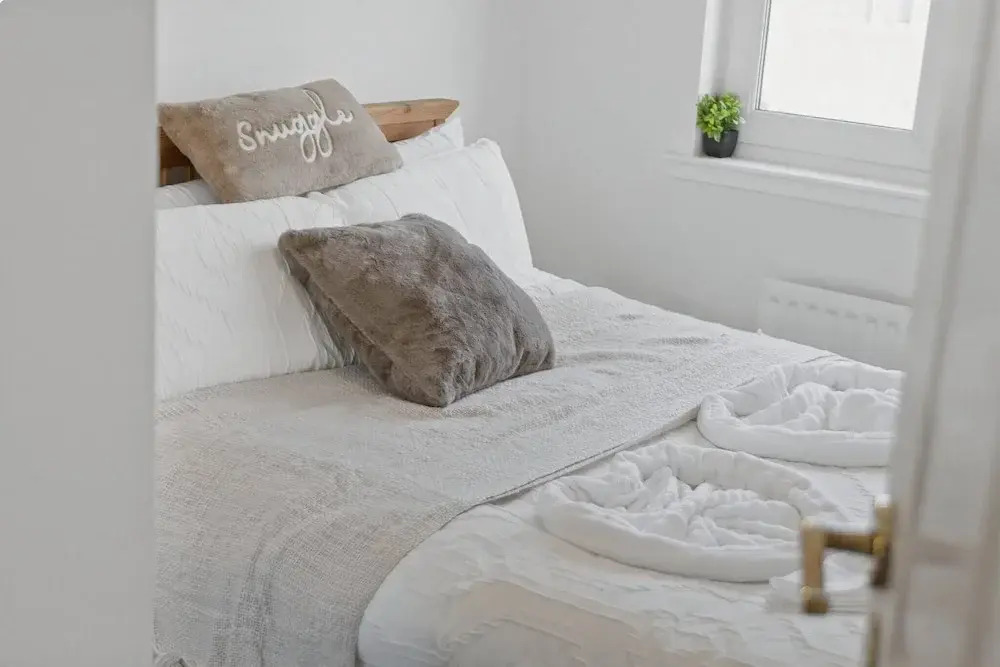Cozy Edinburgh 2BR With CAR Parking