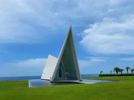The sea Hotel.