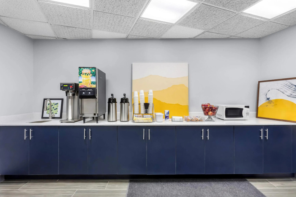 Super 8 by Wyndham Chicago IL