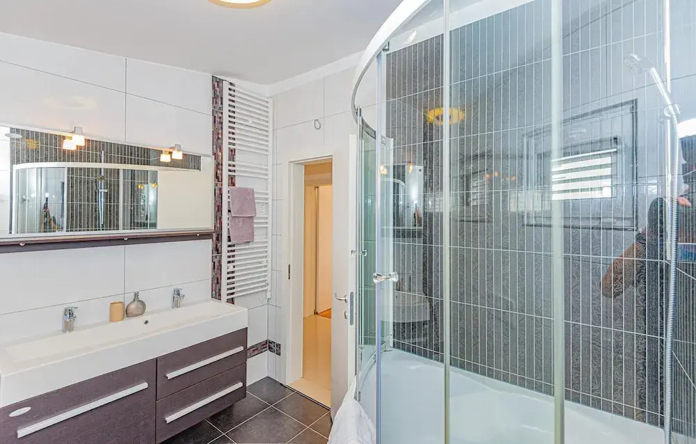 Awesome Home in Brodarica with Hot Tub, WiFi & 6 Bedrooms