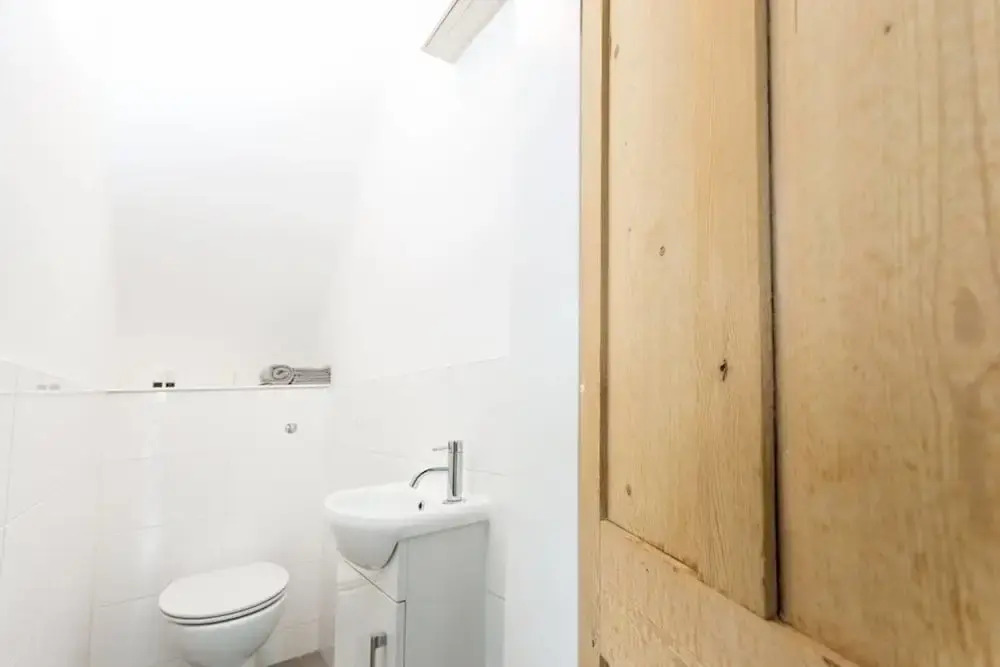 Bright and modern 4 bed family home in Cambridge