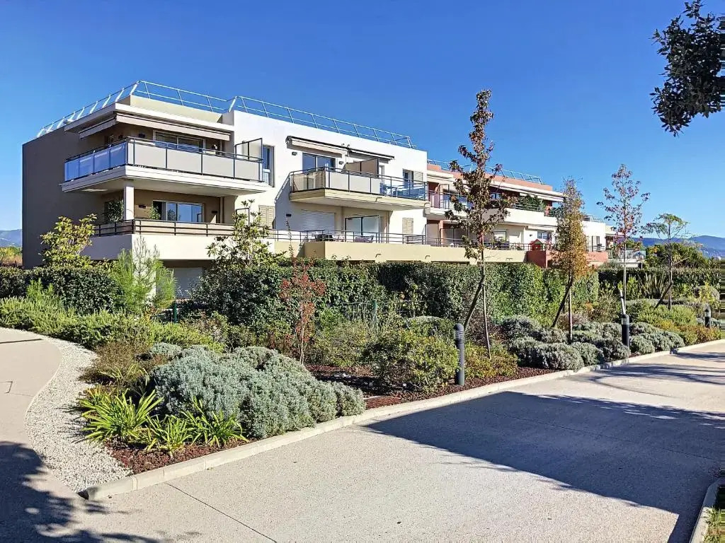 DOMAINE DES ROSES II AP4256 By Riviera Holiday Hom