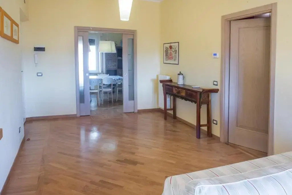 S34 - Sirolo, Quadrilocale in Centro Arredato Con Gusto