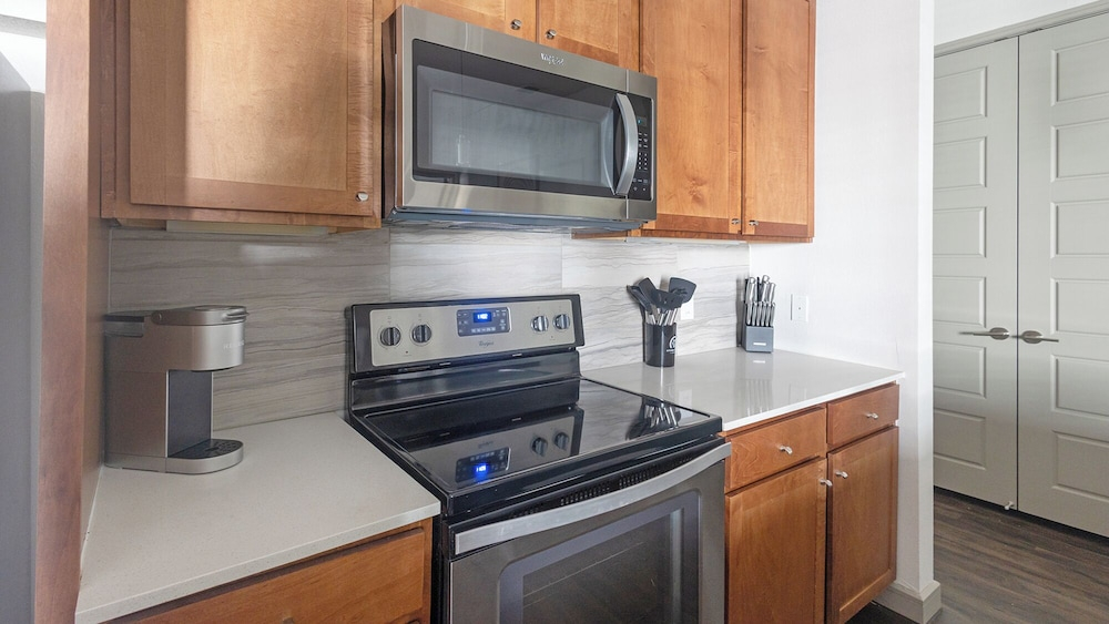 Landing Furnished Apartments Houston - Central Business District