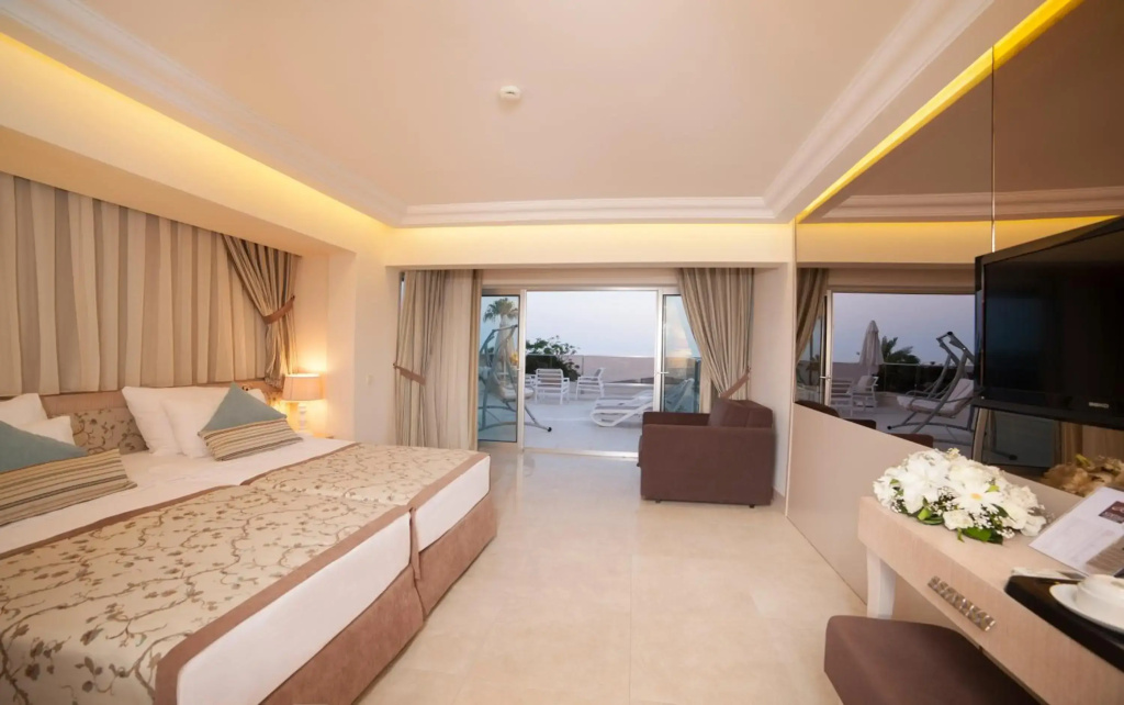 Xperia Saray Beach Hotel