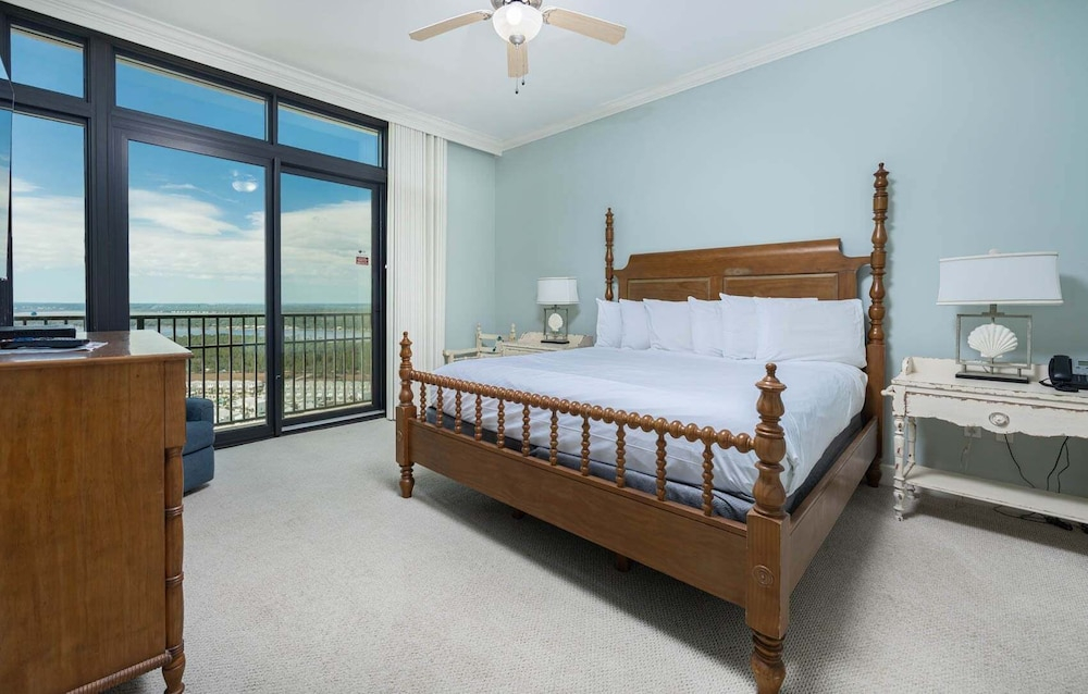 The Oasis 2701 Formerly Phoenix West Ii 2701 4 Bedroom Condo