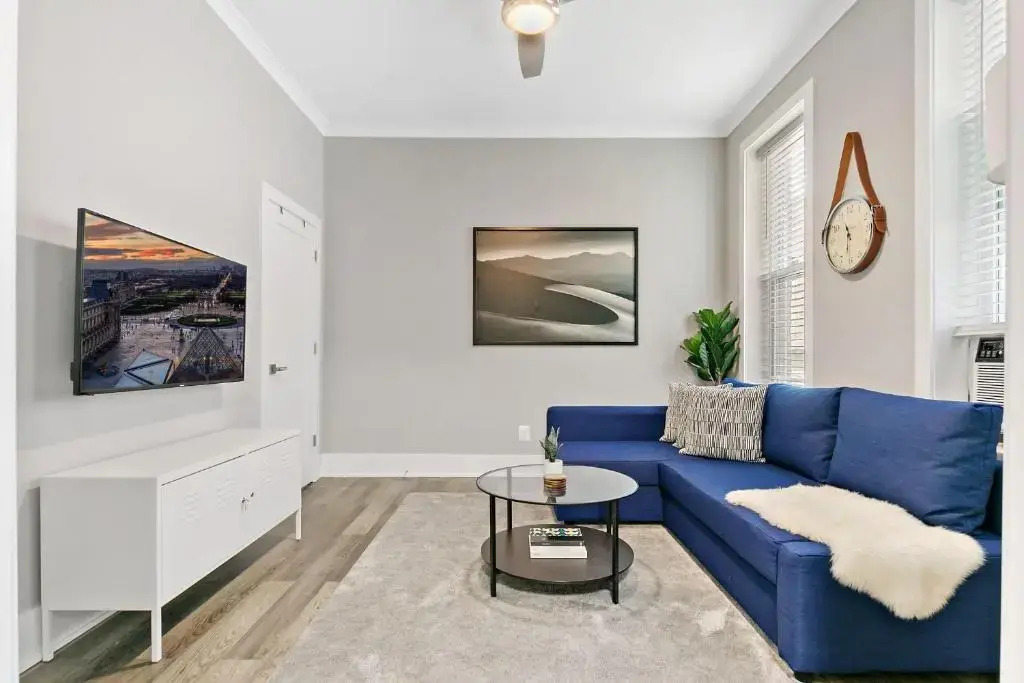 Stylish Comfortable 2-Bedroom 1 Bath West Town