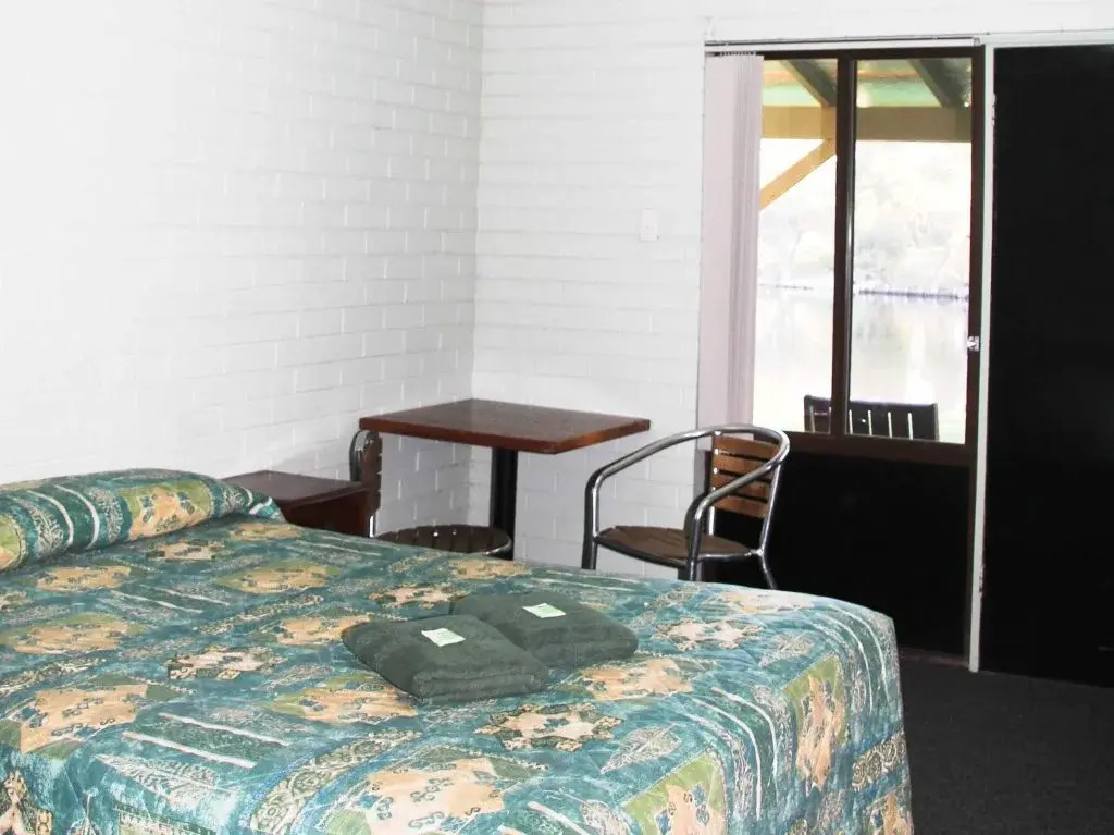 Ravenswood Hotel
