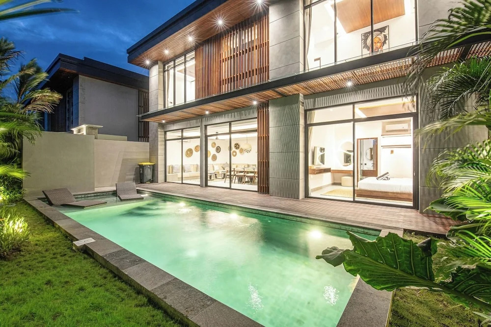 Exquisite 5BR Canggu Villa Steps From the Beach