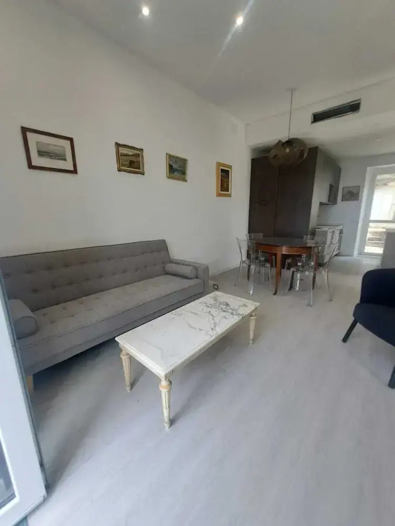 Central Design Flat With Parking