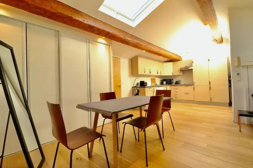 Rooftop terrasse 1 bedroom in rue d'Antibes, 5 min from the Croisette 214