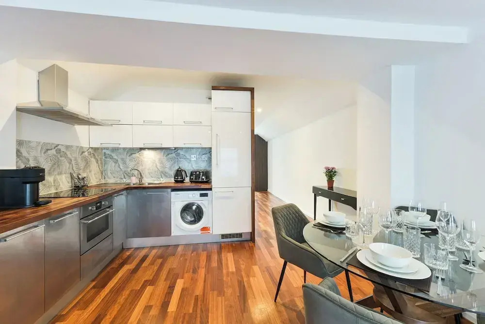 Avari Apartments - Hatton Collection